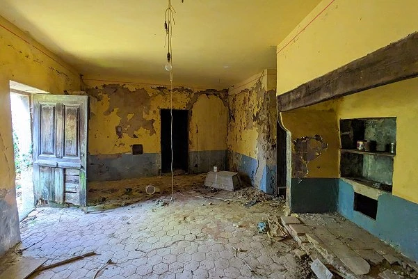 Maison abandonn&eacute;e